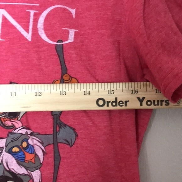Disney lion king graphic T-shirt size medium - Picture 6 of 9